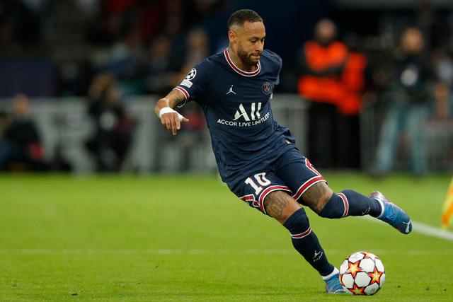 阿德巴约：10点半训练我8点半就到 C罗已经在游泳